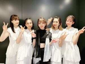 Akari Kito Instagram - オダイバ！！#超次元音楽祭
ヨコハマからハッピーバレンタインフェス2022

#鬼頭明里 トップバッターでした🔥
ダンサーズも一緒に4曲披露させていただきました‼️💃

少し早いバレンタインデーのプレゼントになっていたら嬉しいです💝🍫