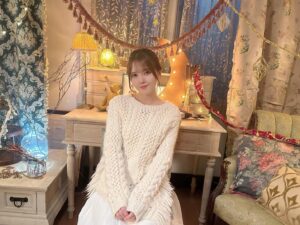 Akari Kito Instagram - 🌿発売まであと3日🌿

今日はMV撮影のオフショットを公開⛺️

色んなお部屋や場所で撮影したので、
髪型や衣装もチェンジ👗

#鬼頭明里 4thシングル
「Dear Doze Days」2月8日発売❗️
kitoakari.com/dear-doze-days

7日には生配信もありますので、
ぜひ遊びにきてください😉
youtube.com/live/khB3FrUg7…