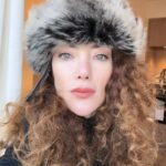 Akasya Asıltürkmen Instagram - Geçen hafta Kazakistan’ı tanıtmak için Alma-Ata yani Almatı’ya gideceksin deseler belki inanmazdım. Teklif Kazakistan Kültür ve Turizm Bakanlığı tarafından geldi. Dünyanın dört bir yanından içerik üreticisi arkadaşlar ilk günü büyülenmiş şekilde bitirdik. Bugün aşırı yoruldum ama detayları paylaşmaya sonraki içeriklerimde devam edeceğim. En etkilendiğim şey köklerimden sürekli izlerle karşılaşmaktı. Bunun boşuna olmadığını biliyorum. Özellikle 2024’e girerken. Hediyeleri nelerdir? Hemen paylaşayım etiketlemem gerekenleri. Öyle tatlı insanlar ki; resmen çırpınıyorlar memnun etmek için (yine tanıdık bir davranış) @almaty_tourismbureau @visitalmatykz @shymbulakmountainresort @medeu_official @tayniy.sovetnik #visitalmaty #bloggersinalmaty2023 #discoveringalmaty #youandmetoalmaty @almaty_tourismbureau @visitalmatykz @shymbulakmountainresort @medeu_official @tayniy.sovetnik #kazakhstan # worldtour #worldtour #travel #traveller #travellerwomen #travellerwomen #travellergirl #travelers #itraveltheworld #travelingtheworld #withtravellers #great #nationality #turkey #turkish #turkistan #middleasia #asia #middleasianturks #turkistan #travellerlives #kazakhstanturkey#kazakhstan