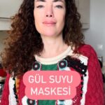 Akasya Asıltürkmen Instagram - Mis gibi taze malzemelerle hassas ciltler için besleyici, yatıştırıcı bir maske tarifi ile geldim! 2 kaşık süt 2 kaşık yulaf unu 3 kaşık gül suyu 1 çay kaşığı bal Hepsini karıştırıp yüzümüze ve boynumuza sürüyoruz, 8-10 dakika sonra yıkıyoruz. Sonra güzelce nemlendirici ve son olarak gül suyu tonik. Böyle maske tarifleri devam etsin mi?