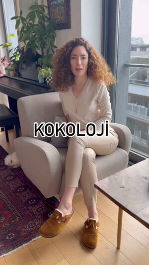 Akasya Asıltürkmen Instagram - Şahit: Her durumda uyumlu ve yardimsever olarak görünsen de başkalarini memnun etmek için gösterdiğin fazla çaba seni de bir dert kaynağ haline getiriyor. Herkesle her zaman geçinmek uğruna tutarsiz ve hatta güvenilmeyecek birisi haline geliyorsun. Yaptiklarinin başkalarini mutlu ya da mutsuz edip etmediğinden sürekli endise duymayı birakmalisin. Kendini ispatlaman gereken tek kişi kendinsin. 

Suçlu: ilk bakişta güçlü ve umursamaz görünüyorsun ama aslinda savaşlari sonuna kadar götürmek için gerekli olan sey sende yok. isler zorlaşınca, kaygılanmakla vakit kaybediyor, sorunları çözmek yerine kendini yargılamaya başlıyorsun. Senin için yapılacak en iyi şey olayları daha pratik yoldan çözümleyebilen birisiyle ortaklık kurmaktır. 

Dedektif: Karmaşa ve karışıklık seni etkilemiyor. Başkaları kendilerini kaybettiğinde bile sen sakin kafayla düşünebiliyorsun. Çevrenizdekiler bu özelliğine saygı duyuyor ve zorda kaldıklari zaman senden yardım istiyorlar. 

Avukat : Ates altinda daima soğukkanlisin ve seni terlerken görmek zor. Fakat çok gergin durumlarda ortaya çıkan bir başka yüzün daha Kisitlamalari unutacak kadar atesli ve gerekirse patlamaya hazır bir savasci. Bu soğukkanlılık ve ateşlilik seni en umutsuz durumlarda bile düzlüğe çıkarıyor. 

#keşfet #reels #kokoloji #farkındalık #akasyatips