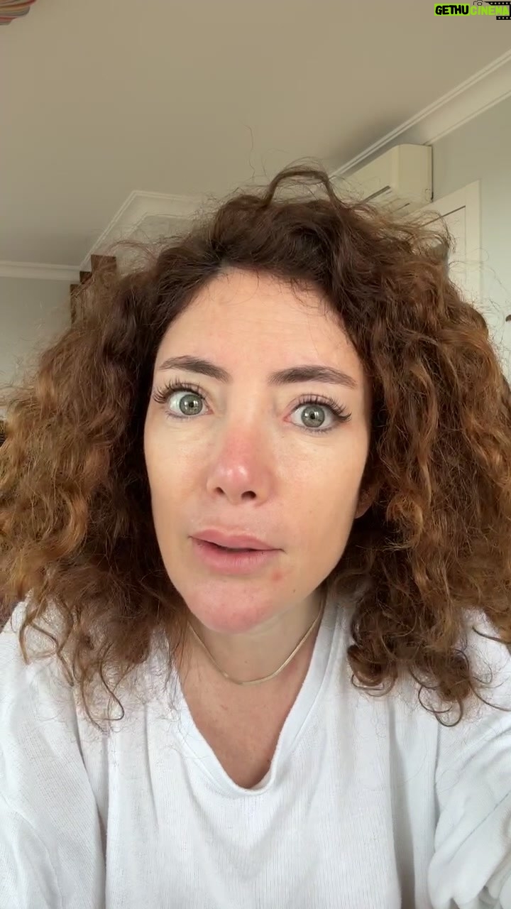 Akasya Asıltürkmen Instagram - Kirpik, tırnak, bakım takım malzemelerinin yan etkileri, artısı eksisi, biz ne diyoruz insanlar ne anlıyor ve yaşasın halkların kardeşliği isimli çalışma ☺️🍏🍏🍏 #işbirliği #reklam belki markalar geçirdiysem diye.