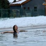 Akasya Asıltürkmen Instagram - Yeniden doğmak gibi bir şey sıcak havuza girmişken birden soğuğun eşlik etmesi! Baharda görüşmek üzere @swissoteluludagbursa #wellnessjourney #wellnessblogger #wellbeing #vitality #wellness #bursa #uludağ