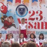 Akasya Asıltürkmen Instagram - En güzel bayram bu bayram! 🇹🇷🇹🇷🇹🇷#23nisanulusalegemenlikveçocukbayramı @bumedmec #tanıtım #ortaklık #eğitim #okul #boğaziçi #bumedmeckosuyolu