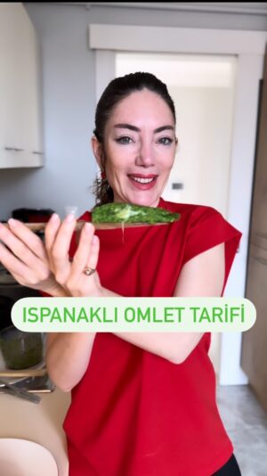 Akasya Asıltürkmen Instagram - İşte yaptığım ilk günden beri vazgeçemediğim Ispanaklı omlet! 💚💚💚 (tekrar yükledim, sesten ötürü) 
 Malzemeler

10-15 dal ısapanak
İki yumurta
İki kaşık yulaf
Göz kararı taze kaşar 
Tuz
Zeytinyağı ve biraz tereyağı 

Tarif için @beslenmeninbilimi ’ne teşekkür. Sayfasında çok güzel şeyler var, bakın derim.