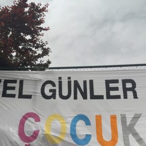 Akasya Asıltürkmen Instagram - En güzel bayram bu bayram! 🇹🇷🇹🇷🇹🇷#23nisanulusalegemenlikveçocukbayramı 
 @bumedmec 

#tanıtım #ortaklık #eğitim #okul #boğaziçi #bumedmeckosuyolu