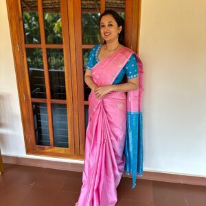 Akhila Pajimannu Instagram - Saree love❤️

#akhilapajimannuofficial #singer #vacation #ethnic #traditional #saree #instagood #instagram #instadaily #ootd #instafashion #instamood #instaphoto #post #india