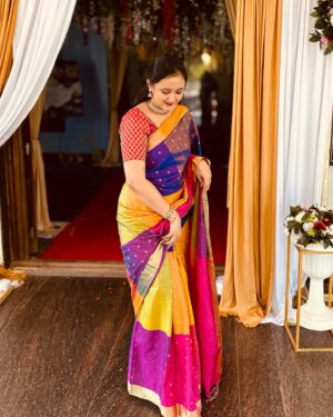 Akhila Pajimannu Instagram - One more saree day!!

#akhilapajimannuofficial #singer #traditional #saree #sareelove #indian #kanchi #instagram #instadaily #instalike #instagood #instalove #instafashion #post #photography #ootd #ootdfashion #happy