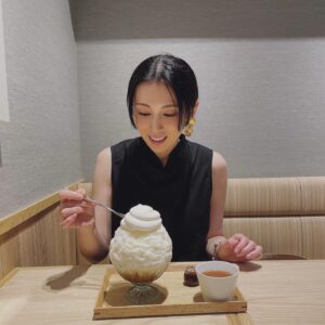 Akiko Hinagata Instagram - かき氷の美味しさに感激
悩んで選んだ２つ
違う味も絶対食べに来るよ！
#かき氷
#ホシのシズク