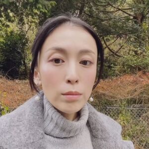 Akiko Hinagata Instagram - 朝からまたちょっと遠くへ来ています
寒いけど晴れて良かった😊
#寒いけど
#ロケ日和