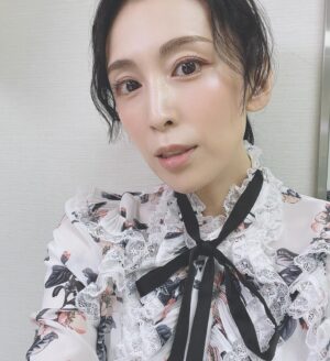 Akiko Hinagata Instagram - この後15時40分からは「よじごじDays」
GWおすすめ　伊豆・伊東の旬の料理、絶景をお楽しみに😊
#よじごじdays 
#伊豆
#伊東
