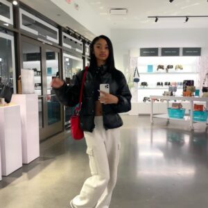 Akira Akbar Instagram - with ease 🖤