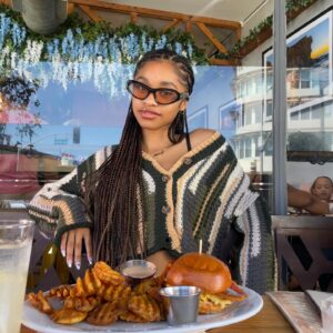 Akira Akbar Instagram - lil bday brunch 🤓