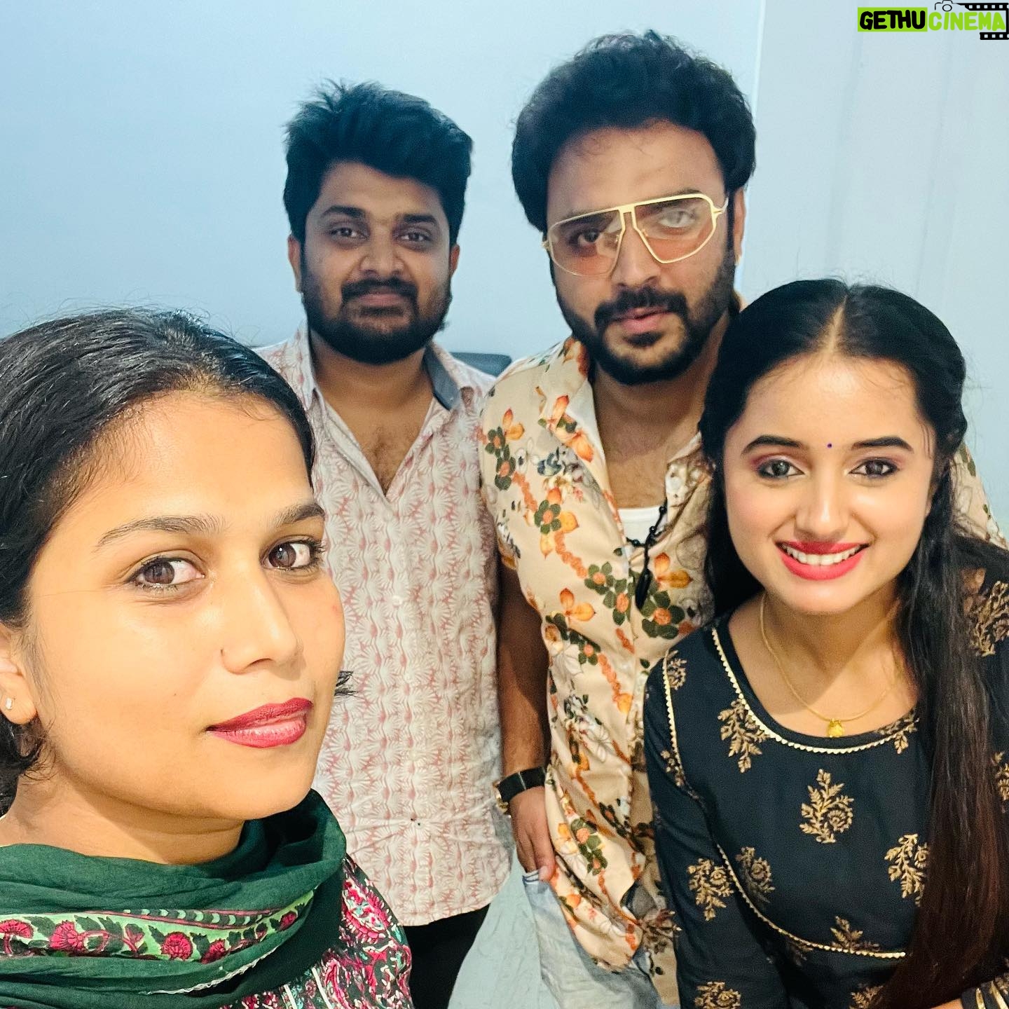 Akshaya Kandamuthan Instagram - Shoot with @vikramshri & @akshaya_kandamuthanoffi @firnas_hussain