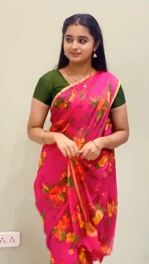 Akshaya Kandamuthan Instagram - Beautiful pink sare from : @thegoldendrizzle