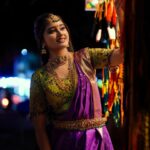 Akshaya Kandamuthan Instagram - Prettified with her gorgeous look #akshaya 😍 . . . Inframe @akshaya_kandamuthanoffi Photography @harsath_photography Attire @visha_boutique_ Jewellery @elegance.bridal.jewellery Hairstyle @elateyou @dharshuz_makeover Retouch @thejan__ . . . If you would like to book us for your events, kindly get in touch with us on call / WhatsApp 8940305188 . . . #makeup #beautiful #bridalmakeup #makeupartist #hemasmakeover #babyshower #cbemua #booknow #weddingseason #instagram #coimbatorebride #makeuplife #southindianbrides #kollywood #primetime #messyhair #funtimes #makeup #goldeyemakeup #hemasbride #goldenheart #bridetobe #southindianwedding #bridalinspiration #konguwedding #salemmakeupartist #erodemakeupartist #coimbatoremakeupartist #vijaytv