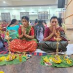 Akshaya Kandamuthan Instagram - காஞ்சிபுரத்தில் நடந்த விஜய் நவராத்திரி கொண்டாட்டத்தின் சில புகைப்படங்கள் ..😄 #vijaynavarathirikondattam #navarathiricelebration #navarathirifestival #vijaytelevision