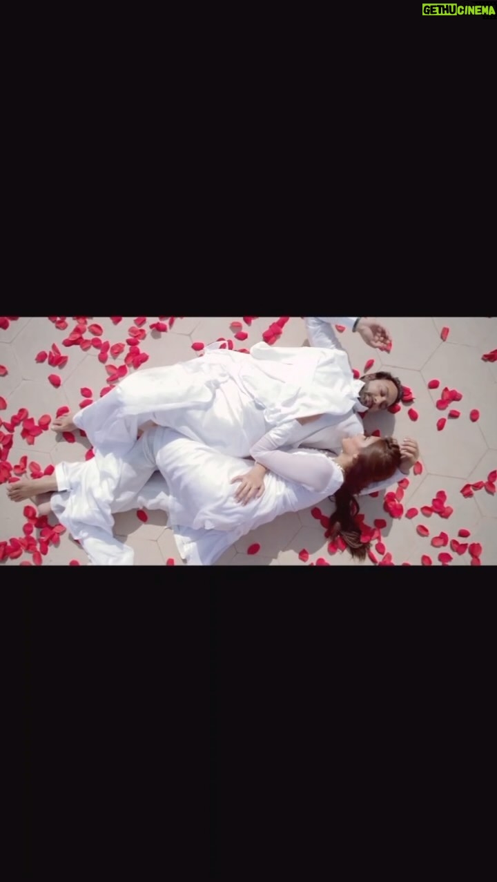 Akshitaa Agnihotri Instagram - Get ready for an emotional journey with this poignant, classic love story of Ranjhanna with Lakhwinder Wadali and Sachin Ahuja Singer: Lakhwinder Wadali Actor: Akshitaa Agnihotri Director: Ajay & Lovel Arora YouTube Link: https://youtu.be/v9o0V8oNh-U?si=0QX9yraXAB8z9jFg #Heer #HeerRanjha #WadaliMusic #ClassicHits #EvergreenSongs #90s #ITV #SuperHitSongs #BollywoodHits #tseries