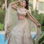 Akshitaa Agnihotri Instagram - Makeup and Hair: @ojasrajani Photography: @lsd.photography.official Muse: @akshitaa.agnihotri Outfit: @pawanandpranav Jewellery: @malkishjewels Venue: @jwsahar . . . . . #lsdphotography #akshitaaagnihotri #ojasrajani #ojasrajaniacademy #indianbride #makeup #hairstylist #televisionactress #actress #actorslife #model #beauty #beautiful #viralpost #picoftheday