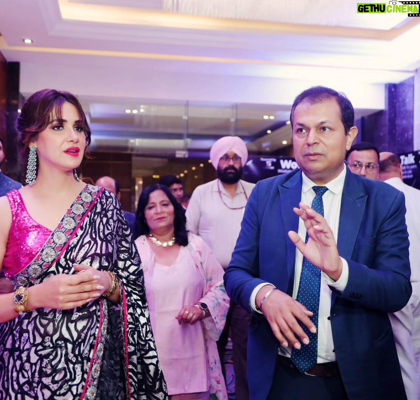 Akshitaa Agnihotri Instagram - @wowtalk.in awards celebrity guest my daughter @akshitaa.agnihotri in Delhi @holidayinn