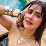 Akshitaa Agnihotri Instagram - ♠️♣️🖤🖤 . . . Jewellery:- @sorayajewels.in @jasmalhotra9 @shalumedh . . #statementjewelry #wanderlust #phuket #international #aktravels #akshitaaagnihotri