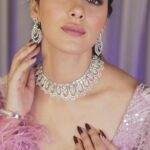 Akshitaa Agnihotri Instagram – Akshitaa is a truly breathtaking in this sangeet look which is minimal yet Trendy Glam

Makeup and hair @ojasrajani 
Jewellery:- @malkishjewels 
Clicked @lsd.photography.official 
Design by @pawanandpranav 
Venue: @jwsahar

#akshitaaagnihotri #ojasrajani #ojasrajaniacademy #televisionactress #actress #actorslife #makeupmodel #makeupartist #viralpost #explore #explorepage #foryoupage