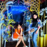 Akshitaa Agnihotri Instagram - Missing my laal peels mera yaara mera Neela @sumrinauae @djsketchdubai @montypanesarphotography 😍🥰 @dubai @visit.dubai @lovindubai #