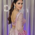 Akshitaa Agnihotri Instagram - Effortlessly elegant, endlessly stunning! radiating confidence in my glamourous Sangeet look transformation. Makeup & Hair: @ojasrajani Outfit: @pawanandpranav Jewellery: @malkishjewels Photography: @lsd.photography.official Venue: @jwsahar #akshitaaagnihotri #ojasrajani #ojasrajaniacademy #televisionactress #actress #actorslife #makeupmodel #makeupartist #viralpost #explore #explorepage #foryoupage