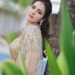 Akshitaa Agnihotri Instagram - Makeup and Hair: @ojasrajani Photography: @lsd.photography.official Muse: @akshitaa.agnihotri Outfit: @pawanandpranav Jewellery: @malkishjewels Venue: @jwsahar . . . . . #lsdphotography #akshitaaagnihotri #ojasrajani #ojasrajaniacademy #indianbride #makeup #hairstylist #televisionactress #actress #actorslife #model #beauty #beautiful #viralpost #picoftheday