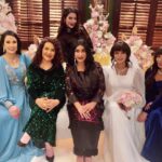 Alaa Shakir Instagram – شكرا لكل طاقم العمل الجميل شكرا للمحبه والابداع الكلمة الراقيه في #ملح_سمره سعيدة جدا اني كنت مع نجوم امثالكم جمعتنا المحبه والطيبه شكرا لأختي واستاذتي هدى حسين شكرا للمبدع الكاتب حمد الرومي شكرا مخرجنا الورده علي العلي ومنتج العمل الاستاذ جمال سنان 😥 ماودنا العمل يخلص بس ان شاء الله نلتقيكم في ابداعات آخر