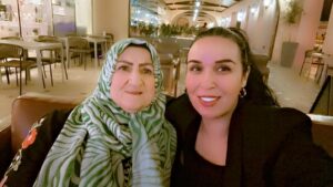 Alaa Shakir Instagram - كل الحروف والكلمات لاتعبر عن حبي الك أمي غاليتي ربي يحفظك النا ويخليلك ويسعدك يارب  الله يحفظ أمهاتكم ويرحم الذين رحلو #happ_mother_day  الام مو يوم في ألسنه الام هي كل الايام وألسنه أتكون بخير وسعاده وراحة البال