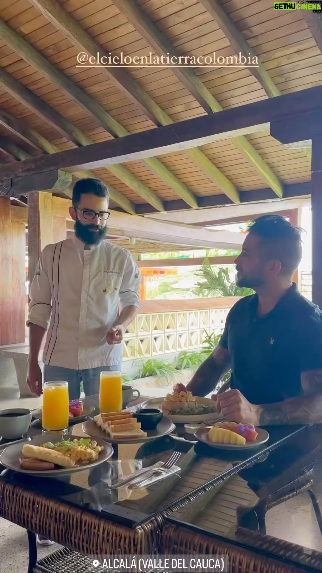 Alain Rocben Instagram - El impresionante desayuno del chef Alejandro Soto*** en el exclusivo hotel @elcieloenlatierracolombia (apertura oficial ese 22/03/24) #breakfast #elcieloenlatierra #alainrocben #colombia🇨🇴 #ejecafetero #ejecafeterocolombia #luxurylifestyle #alainrocben