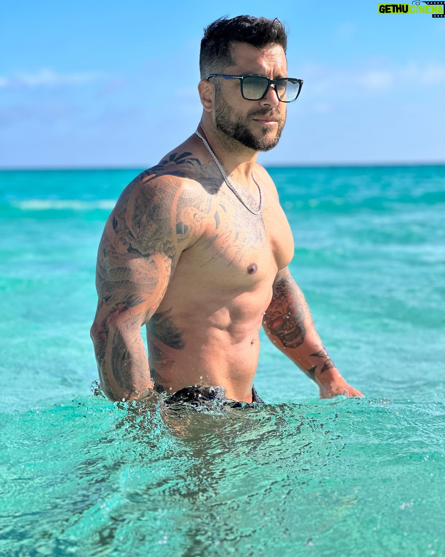 Alain Rocben - 3 Likes - 🇪🇸Ya tienes planes para este verano cuéntame ?
🇫🇷Tu sais ou tu pars cet été ? #formentera #formenteralovers #formenteraisland #formenterabeach #formenterastyle #alainrocben