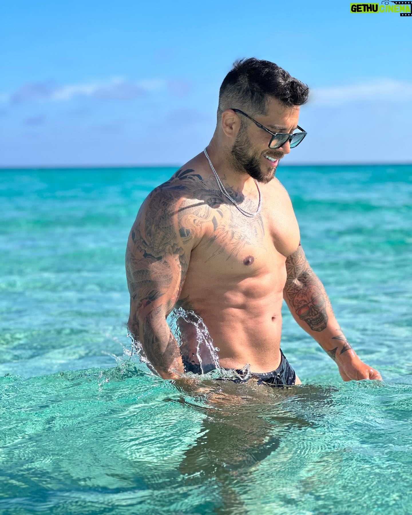 Alain Rocben - 3 Likes - 🇪🇸Ya tienes planes para este verano cuéntame ?
🇫🇷Tu sais ou tu pars cet été ? #formentera #formenteralovers #formenteraisland #formenterabeach #formenterastyle #alainrocben