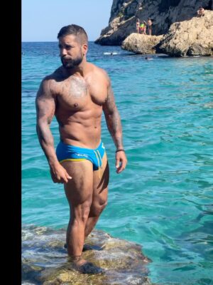 Alain Rocben Instagram - Qui vient se baigner 🏖️?
Quien se anima 🏖️?
#valenciagram #valenciaspain #valenciabonita #valencia🇪🇸