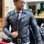 Alain Rocben Instagram - 🇫🇷 Je suis fan absolu de cette marque depuis des années. Je possède casiment tous leurs modèles (Perfecto, Bombardier, Bombers, Parka…) Alliance parfaite entre durabilité et beauté intemporelle @schottnyc_europe @schottnyc merci à vous, elle est juste magnifique ! 😎🤘🏼 🇪🇸Soy fan completo de esa firma la mitad de mis chaquetas (Perfecto, Bombers, Bombardeó B3, Parka) son de @schottnyc_europe @schottnyc me encanta cuando la belleza intemporal se acompaña de durabilidad os la recomiendo de corazón.😎 #schott #schottperfecto #schottnyc #fall #alainrocben #leatherjacket #leatherfashion #perfectojacket #schott