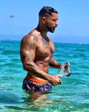 Alain Rocben Instagram - H A P P Y ! 🧜🏽‍♂️ 

 #malemodel #model #paris #photography #fashion #portrait #france #style #gym #men #instagood #menstyle #male #photographer #photooftheday #boy #shooting #man #menswear #modeling #mensfashion #photoshoot #lifestyle #fitness #blackandwhite #fit #alainrocben