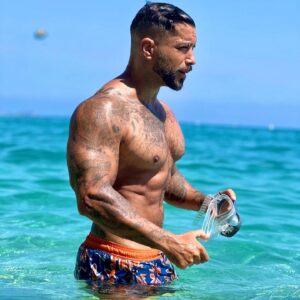 Alain Rocben Instagram - Hotter than your ex, better than your next 🤣👊🏽 #instagram #mensfashion #like #hotman #male #fashion #man #boy #fit #boys #picoftheday #fitnessmotivation #photooftheday #malephotography #shirtlessguys #muscles #daddy #indianmen #sexyman #handsomemen #cute #pride #sixpack #body #bhfyp #alainrocben
