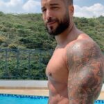 Alain Rocben Instagram - 🇪🇸Lo que mas te gusta de tu pareja ? 🇫🇷Ce que tu aimes le plus de ton ou ta chérie 👩‍❤️‍💋‍👨? #reels #foryou #reelsinstagram #alainrocben