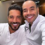 Alain Rocben Instagram - La confianza debe ser el pilar fundamental en el cual basamos nuestra conexión con el paciente, saber entender las expectativas y necesidades, es lo que genera un vínculo y crea una sinergia, lo cual nos llevara al éxito de cualquier tratamiento. #smile #veneers #smiledesign #smiledesignbyalexanderestacio #diseñodesonrisa