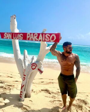 Alain Rocben Instagram - San Andres uno de mis lugares favoritos en este planeta 💛💙❤️#sanandres #sanandresislas #colombia🇨🇴 #colombia