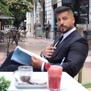 Alain Rocben Instagram - Aujourd’hui 9 septembre c’est la St Alain on va fêter ça 🥳 au programme café et smoothie fraise citron... Et toi quel jour ton Saint ?
🇪🇸Hoy es mi Santo, vamos a celebrarlo Durooo, para empezar café y smoothie de fresa con limón... Y tu cuando celebramos tu Santo ?
🇧🇷 Hoje, dia 9 de setembro é o Santo Alain que vamos festejar com o programa café e batido de morango e limão ... E que dia é o seu Santo? #alainrocben