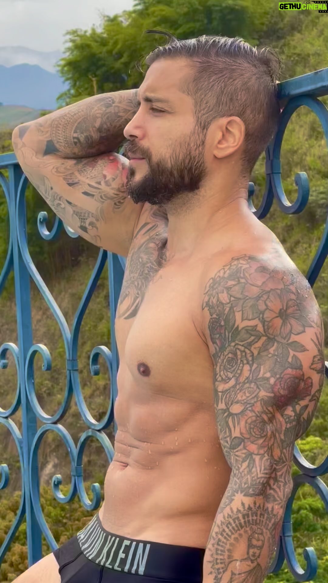 Alain Rocben - 3 Likes - 🇫🇷Description en 2 mots de ton ex avec 1 qualité et 1 défaut 🧐
🇪🇸Descripción en 2 palabras de tu ex con 1 cualidad y 1 defecto🧐 #alainrocben