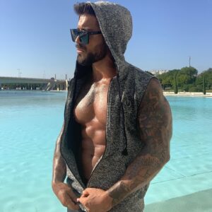 Alain Rocben Instagram - Summer in the city of #spain🇪🇸 #spainstagram #spain #spaintravel #spain_beautiful_landscapes #fitnessmotivation #fitness #alainrocben