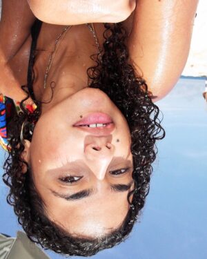 Alana Cabral Instagram - oi sol!🤎
