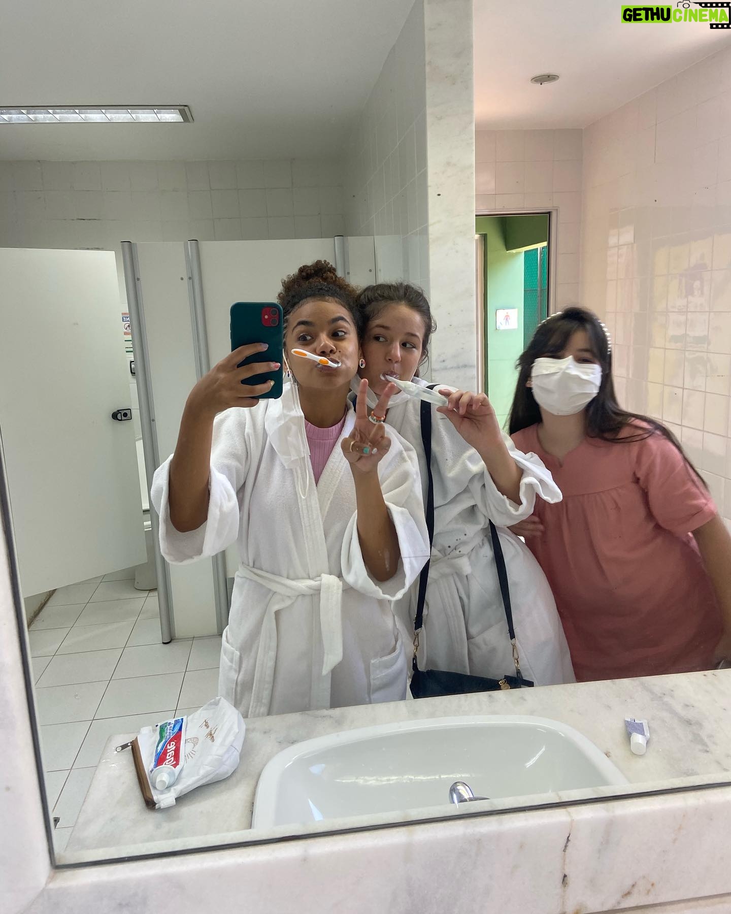 Alana Cabral - 2.8K Likes - muito amor e gratidão nessas fotos❤️🥹
#netflix #meninasnãochoram