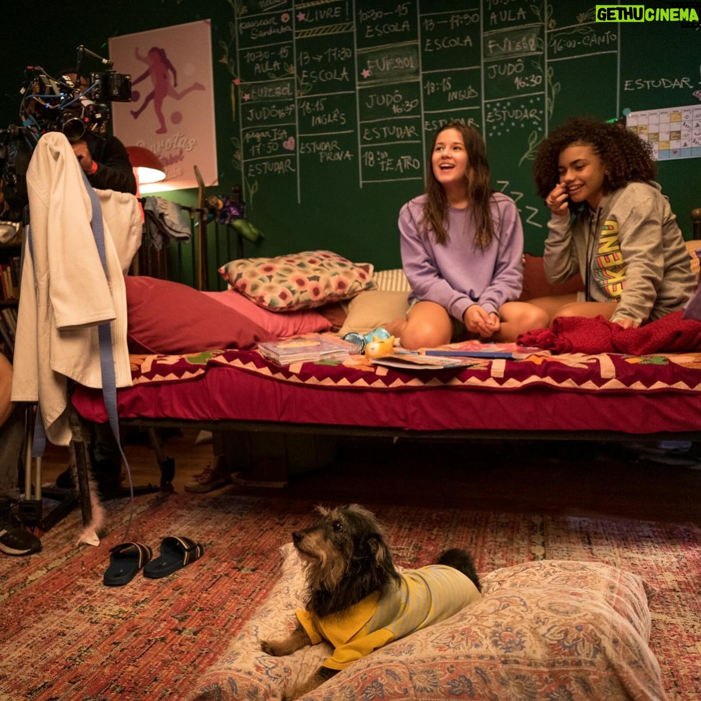 Alana Cabral - 29.8K Likes - HOJE ESTAMOS NO TOP 2 DE FILMES MAIS ASSISTIDOS DA @netflixbrasil e @netflixpt ! Obrigada a todos pelas mensagens e por compartilharem essa história. Viva o cinema! #meninasnãochoram