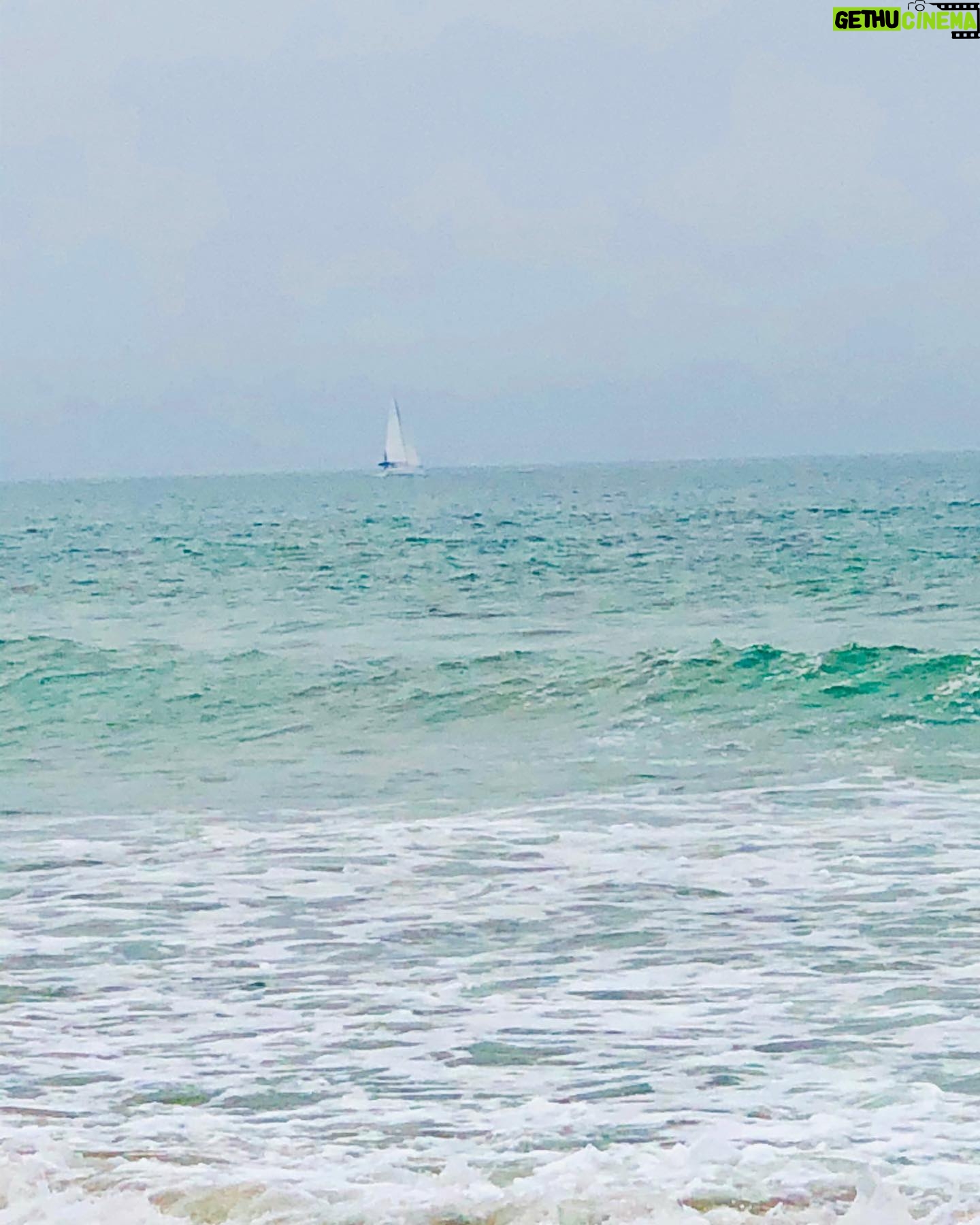 Alana de la Garza - 1.4K Likes - Sometimes you gotta just inhale ❤️ #OceanBreak #WaterLove