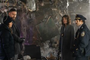 Alana de la Garza Instagram - New episode of #fbicbs Don’t miss it! @fbicbs #fbifam