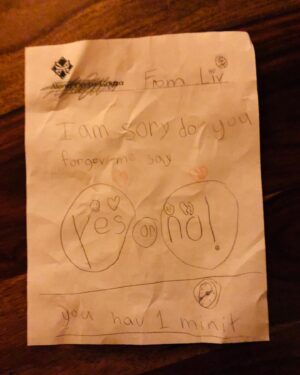 Alana de la Garza Instagram - Found this in my son Kieran’s room 😂 My daughter Liv is sincere, but takes no crap. “You have one minute.” #siblings #KnowsHerWorth